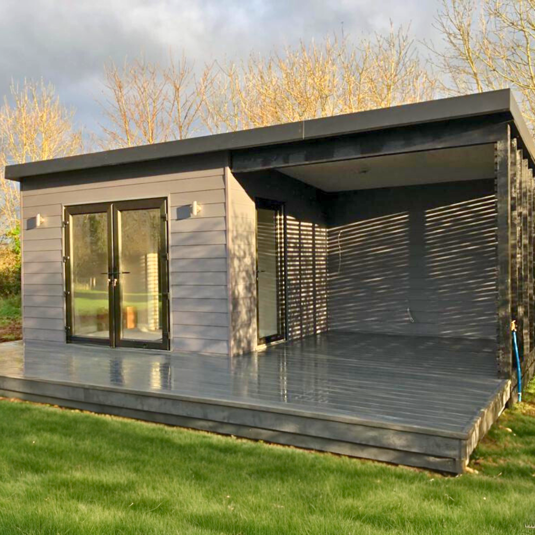 garden room with canopy